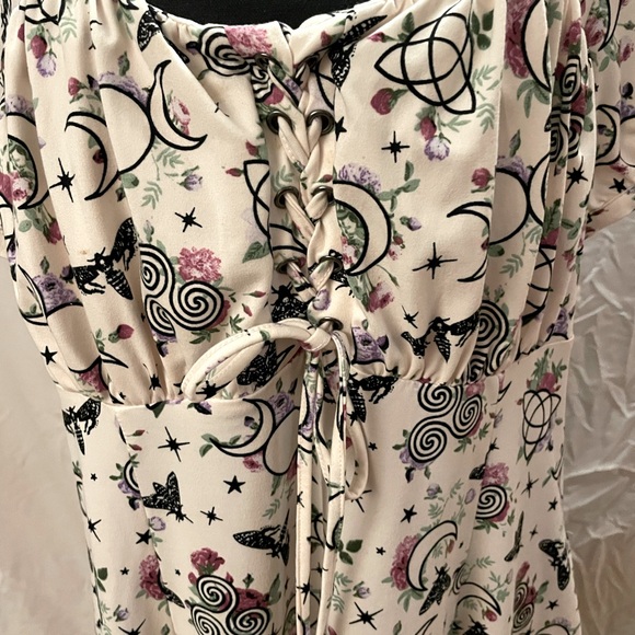 Cream Skater Dress - Picture 3 of 7